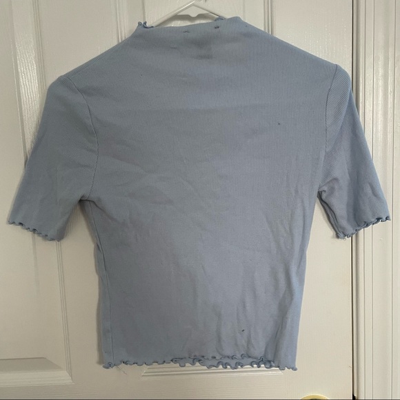 Forever 21 Scalloped Sleeve Crop Top Light Blue - Picture 3 of 3